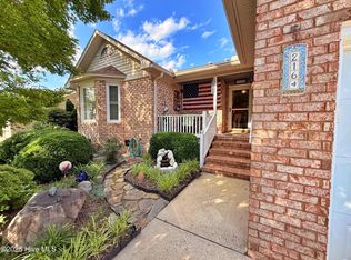 216 Lakemere Dr, New Bern, NC 28562