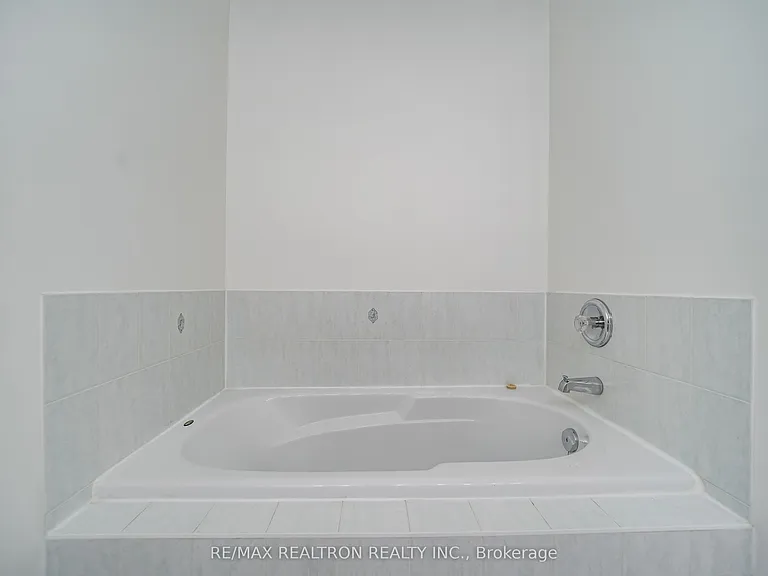 5 Saint Moritz Way #1 — Photo 28