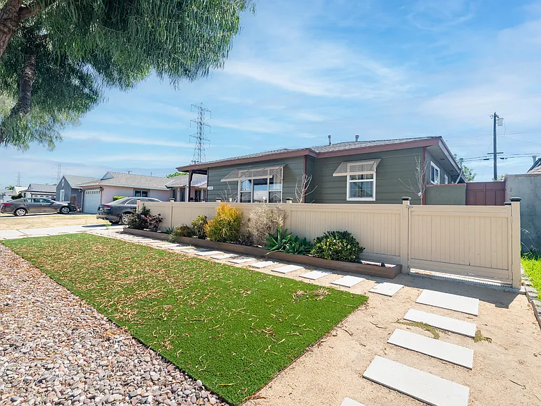 15724 Carfax Ave — Photo 37