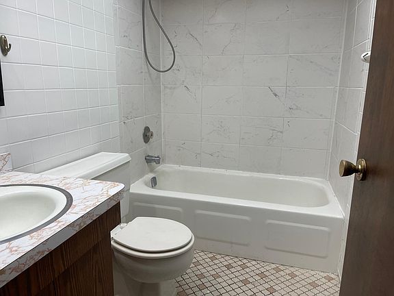 3rd image of 17614 Rosewood Dr #1B