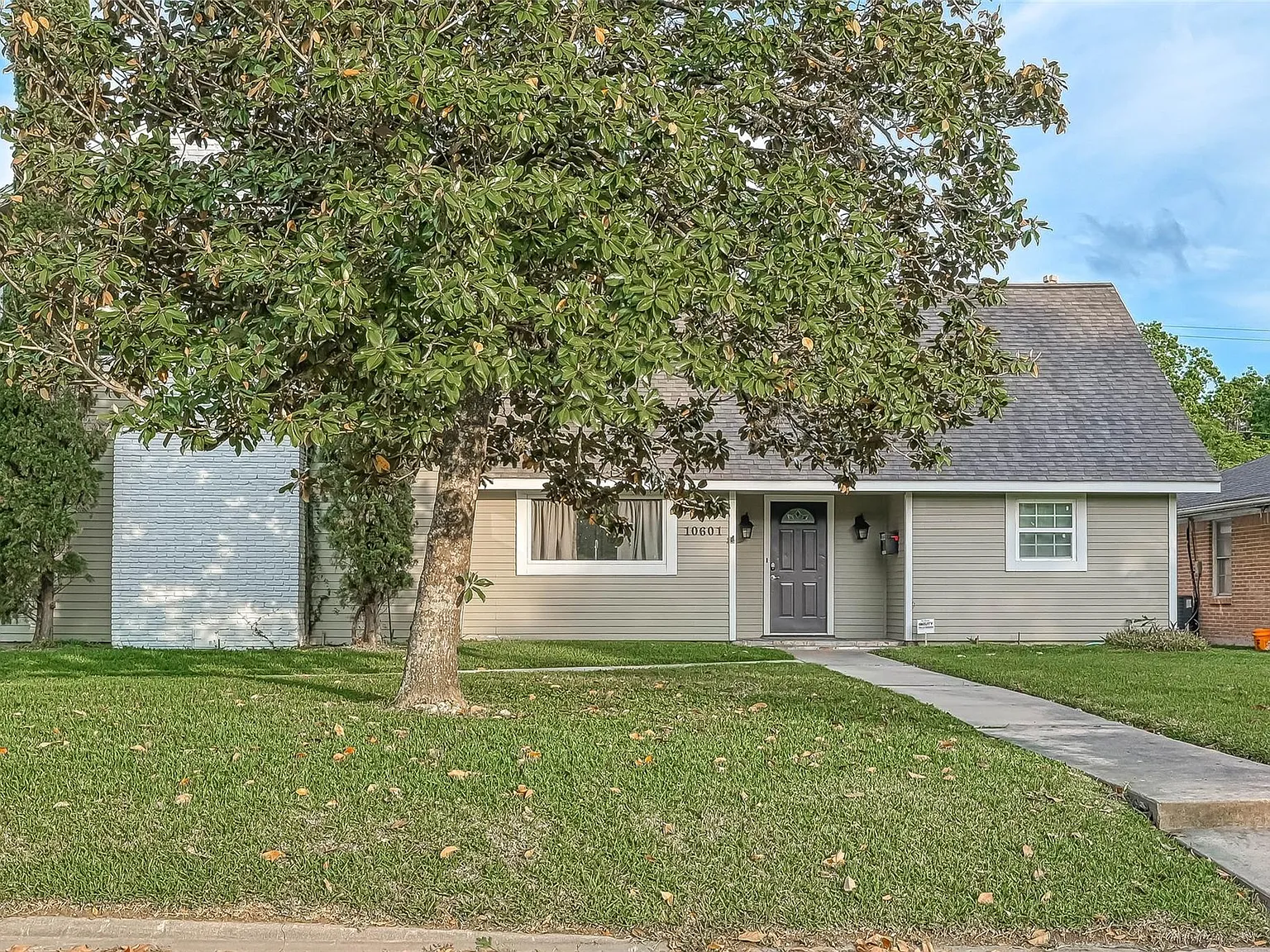 5 bed, 3.0 bath, 3128 sqft, $5,700 — Photo 3
