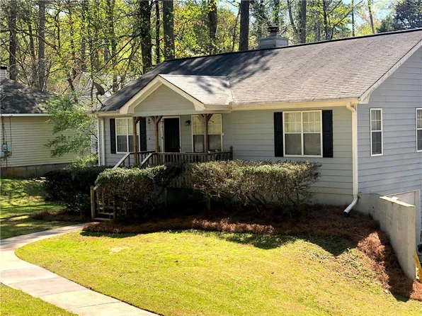 3940 Essex Dr, Cumming, GA 30041