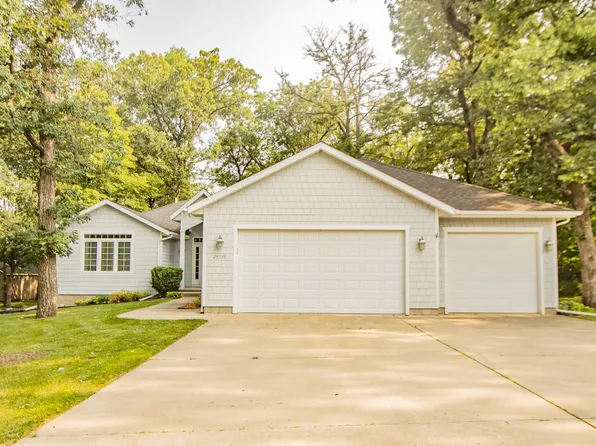 25778 Oak Ln, Spirit Lake, IA 51360