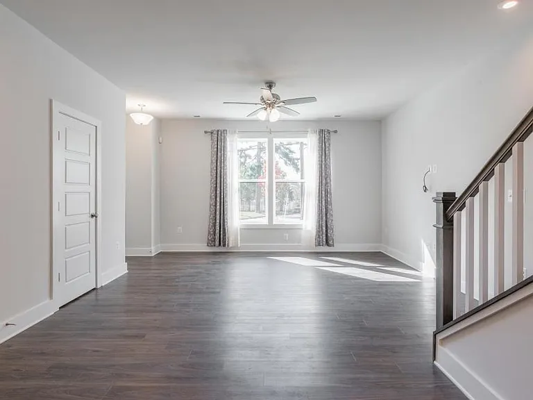 2618 Lassen Walk #A — Photo 19