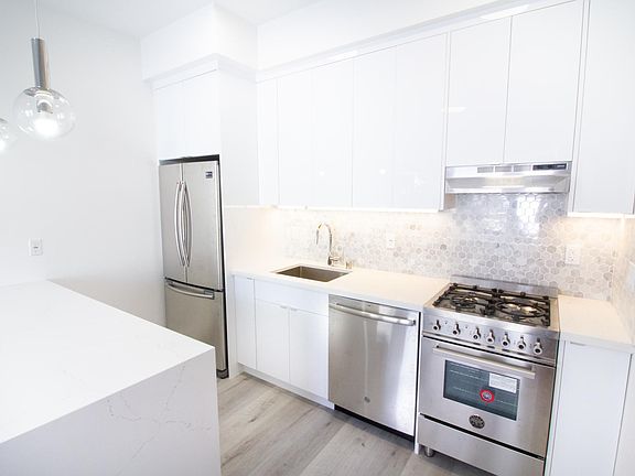 2nd image of 1338 Stevenson St #D