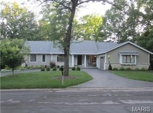 13254 Pinetree Lake Dr, Chesterfield, MO 63017