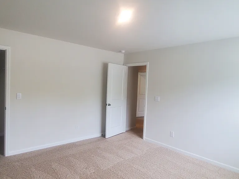 4692 Mount Hope Dr — Photo 11