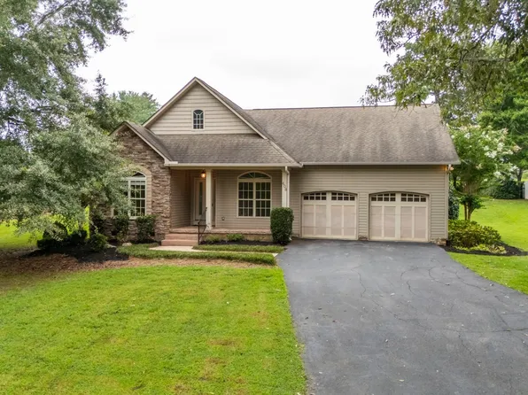 408 S Bomar Ave, Landrum, SC 29356