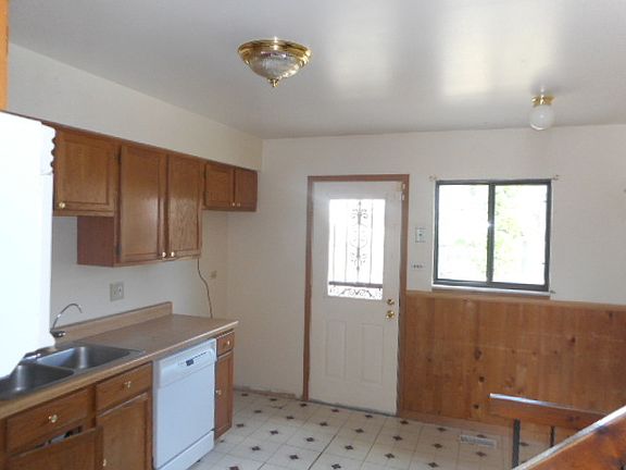 4th image of 4320 181st St