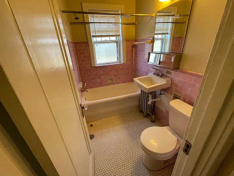 5079 Waterman Blvd — Photo 6