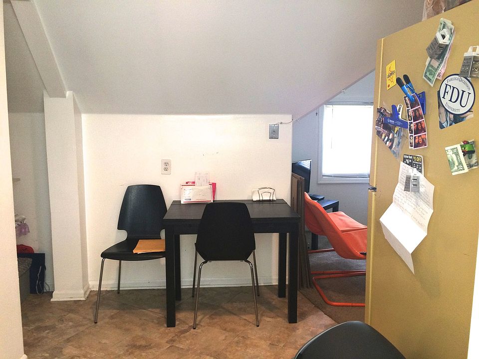 1st image of 111 Morgan Pl #2