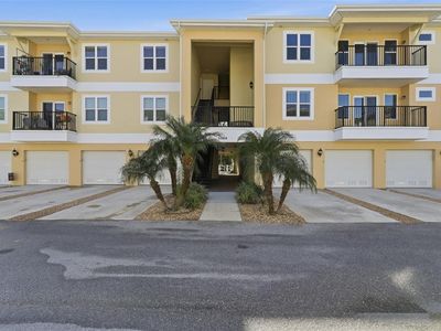 5064 Royal Palms Way APT 301, New Port Richey, FL, 34652