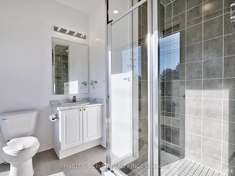 2501 Littlefield Cres — Photo 28