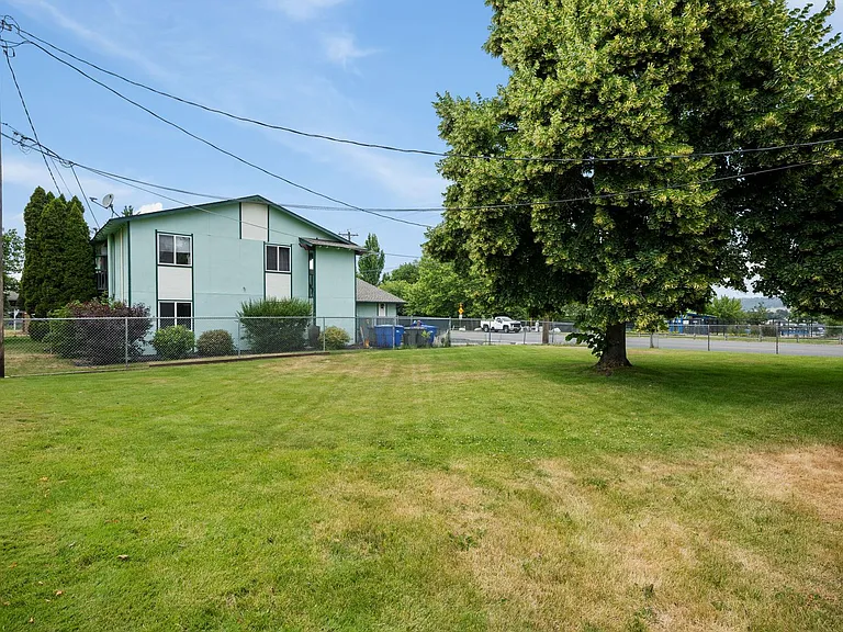 1521 N Bowdish Rd — Photo 26