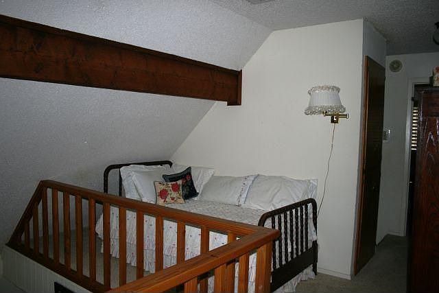 1st image of 304 Oak Cir