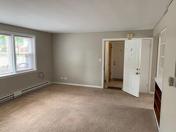 4th image of 915 E Miner St #7