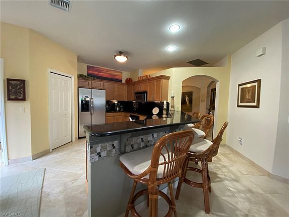3rd image of 9519 Lassen Ct
