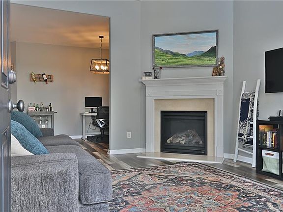 3rd image of 151 Spring Way Sq