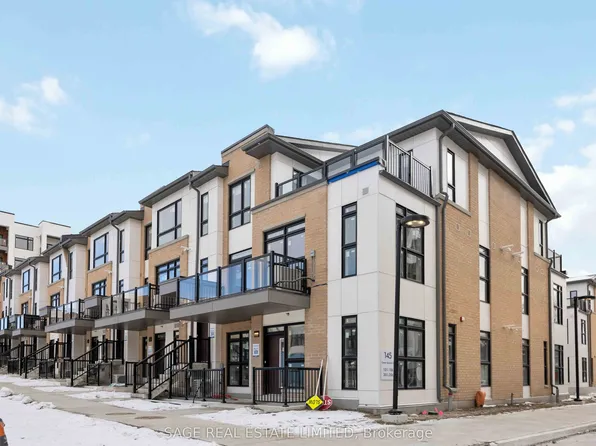 145 Canon Jackson Dr #111, Toronto, ON M6M 0E1
