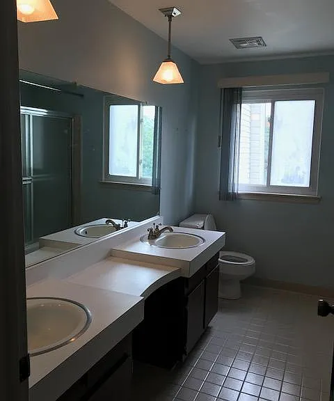 430 Lockmoor Ct — Photo 8