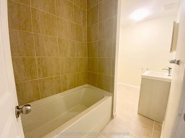 372 Darling St #11 — Photo 13