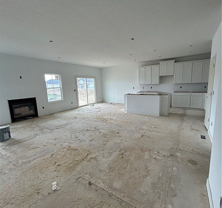 2nd image of 426 Pheasant Run