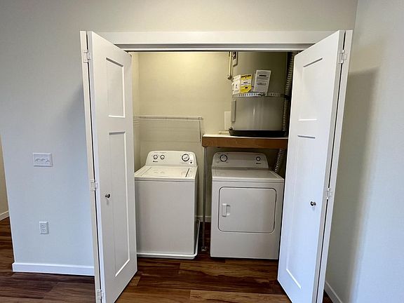 4th image of 4255 E Poleline Ave #303