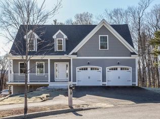 297 Scenic Dr #2L, Manchester, NH 03104