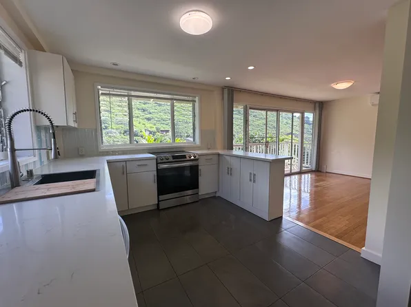 1643 Akiaki Pl, Honolulu, HI 96816