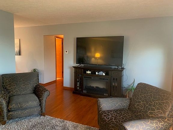 5th image of 9203 Cambridge Dr