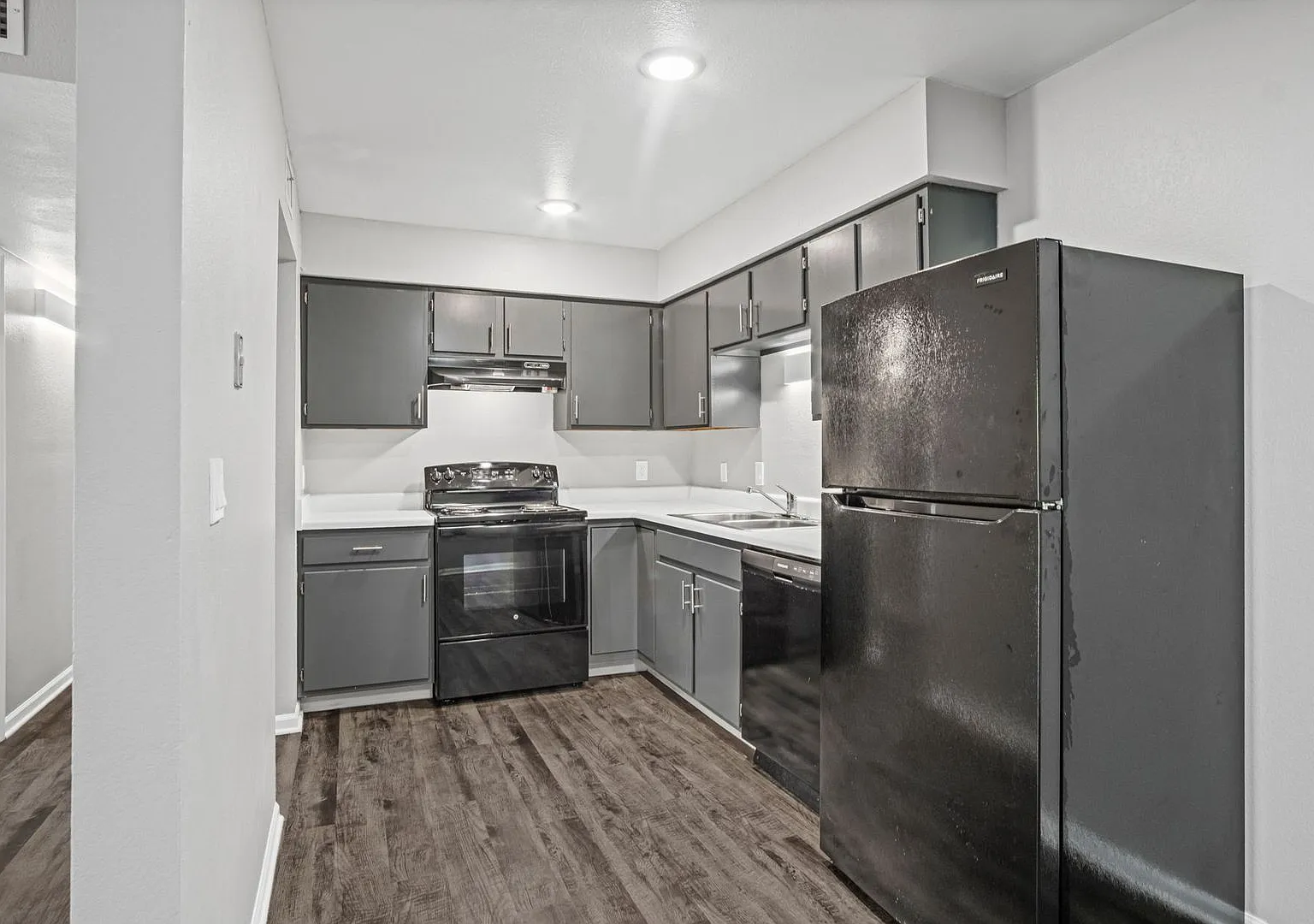 Peachtree Place — Photo 1