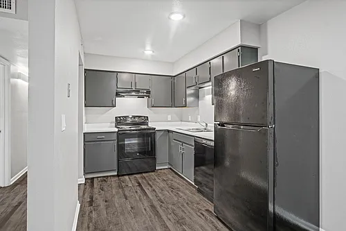 Peachtree Place Photo 1