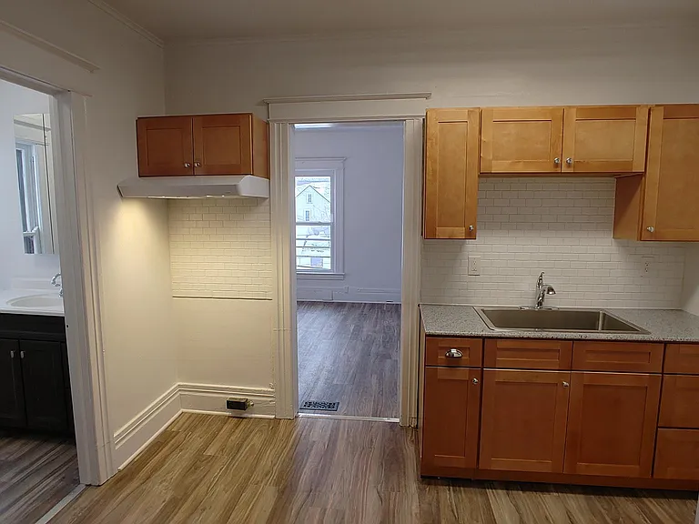 176 S Goodman St #4 — Photo 4