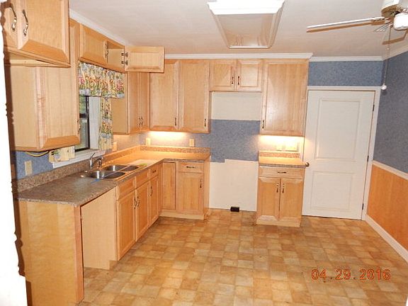 2nd image of 205 Blythe Island Dr