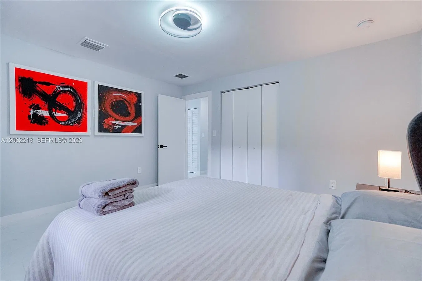 2 bed, 1000 sqft, $2,650 — Photo 3