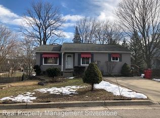 310 Elm St, Rochester, MI 48307