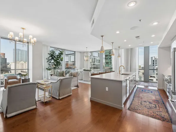 900 20th Ave S APT 701, Nashville, TN 37212