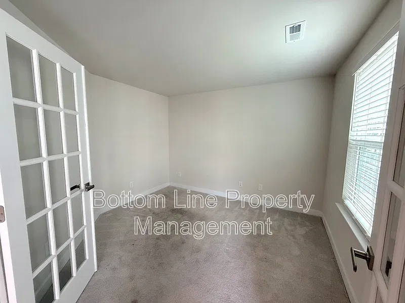 3 bed, 3.0 bath, 1860 sqft, $2,090 — Photo 4