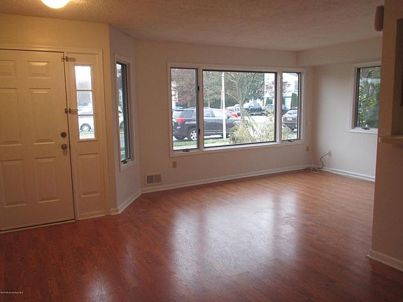 5th image of 132 Northrup Dr #128