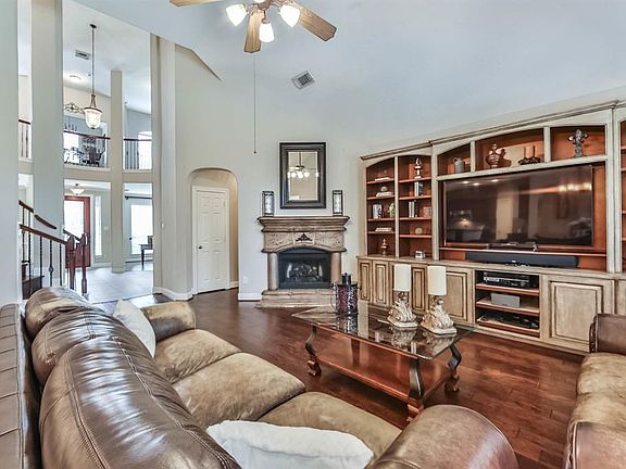 3rd image of 2622 Twisting Pine Ct