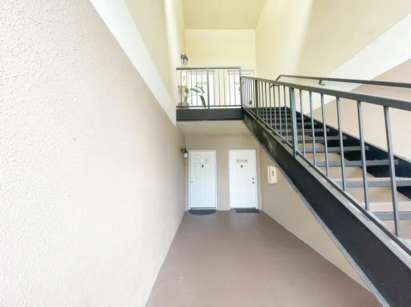 815 W Boynton Beach Boulevard #4-102, Boynton Beach, FL 33426