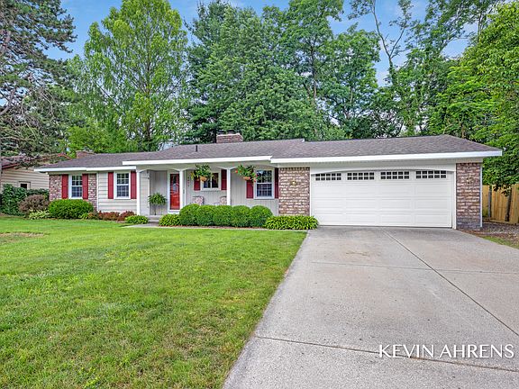 2nd image of 4473 Trail View Dr NE