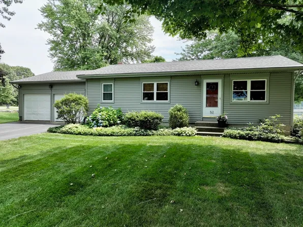 52 Riverview Dr, Gill, MA 01354