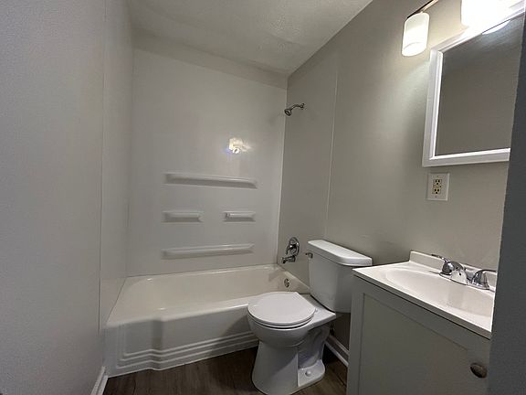 2nd image of 5004 N 33rd St