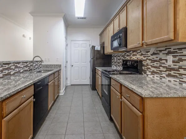 900 Dean Lee Dr APT 804, Baton Rouge, LA 70820