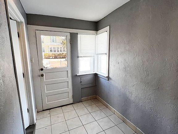 5th image of 726 Ferry St #726