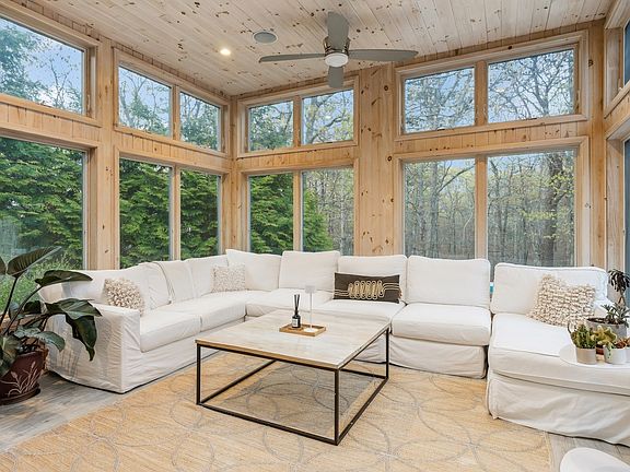 2nd image of 530 Wainscott Northwest Rd