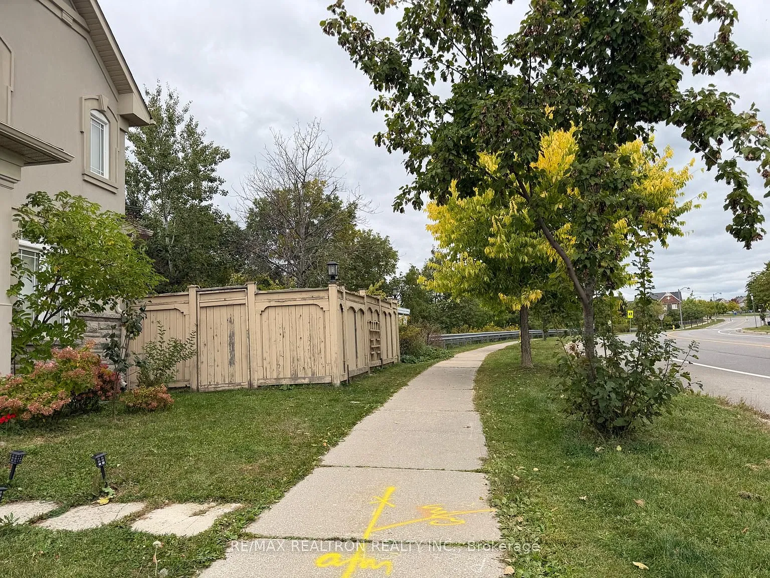 1 bed, $2,000 — Photo 3