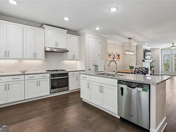 4th image of 7938 Laurel Crest Dr