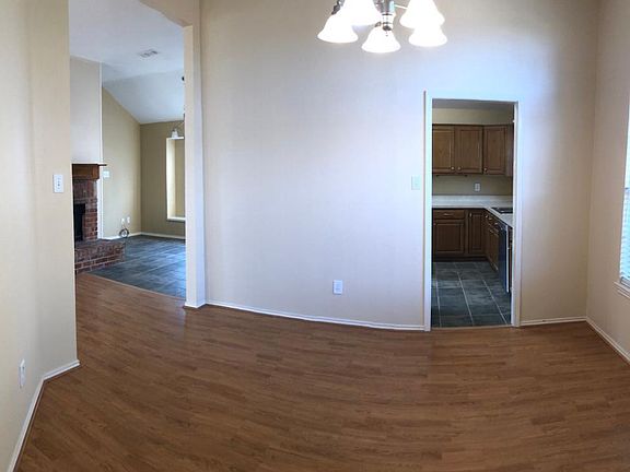 2nd image of 3305 Columbus Dr